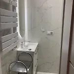 Apartment Spacious In Heart Of Warsaw