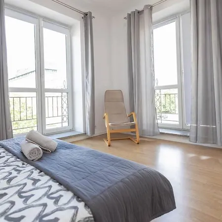Apartment Spacious In Heart Of