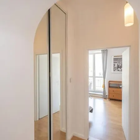 Apartment Spacious In Heart Of *