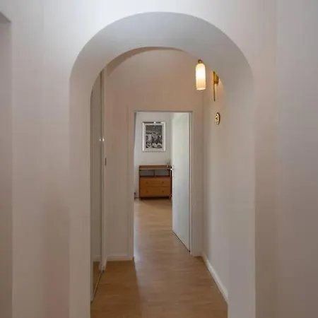 Spacious In Heart Of Warschau